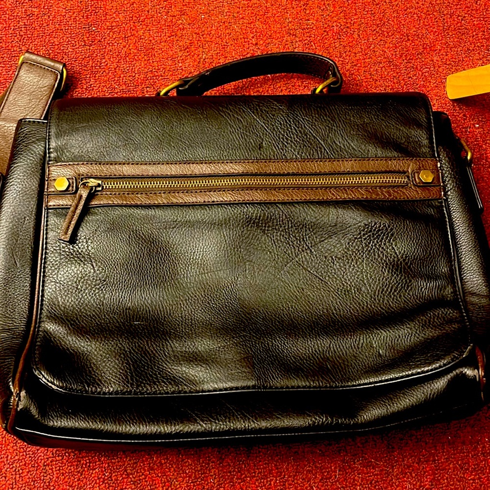One Aldo Messenger Bag